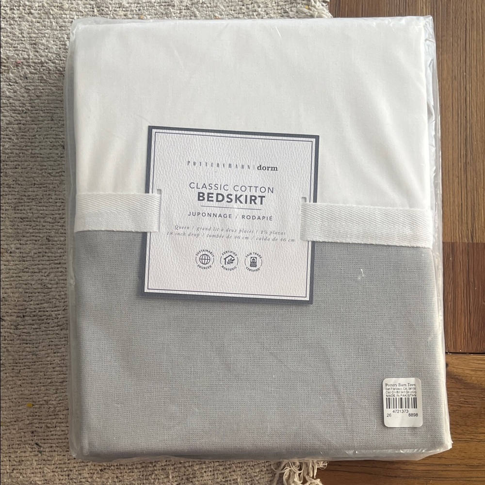 Pottery barn, gray Classic Cotton Bedskirt in Light Gray - new queen